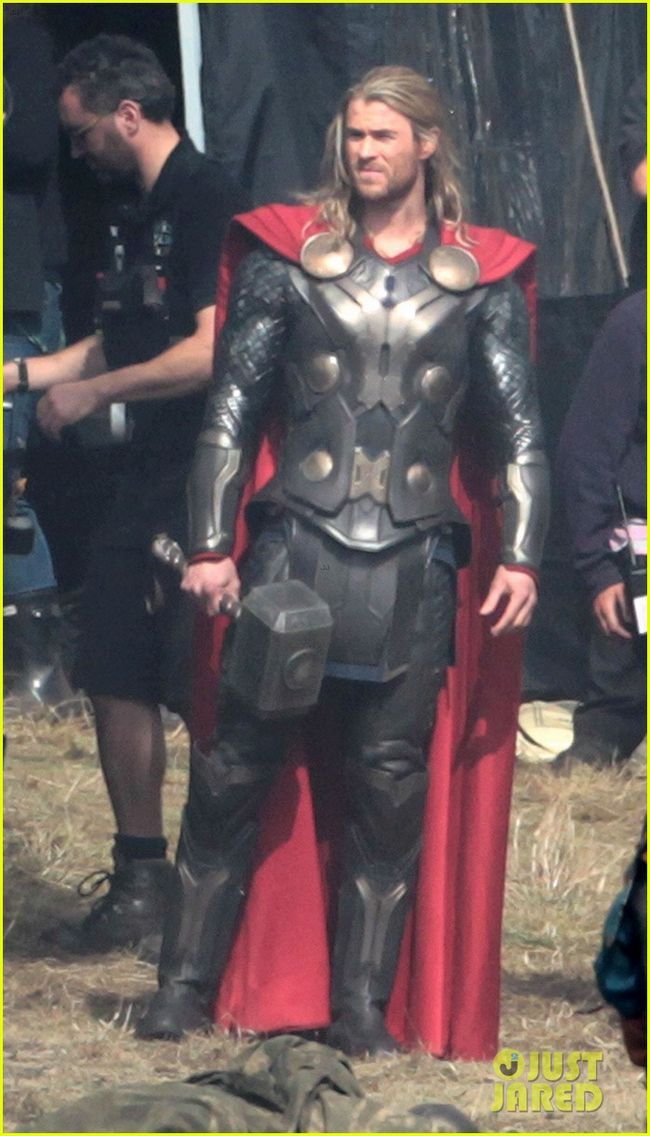 Chris Hemsworth Is Back In Action Comme Thor !!